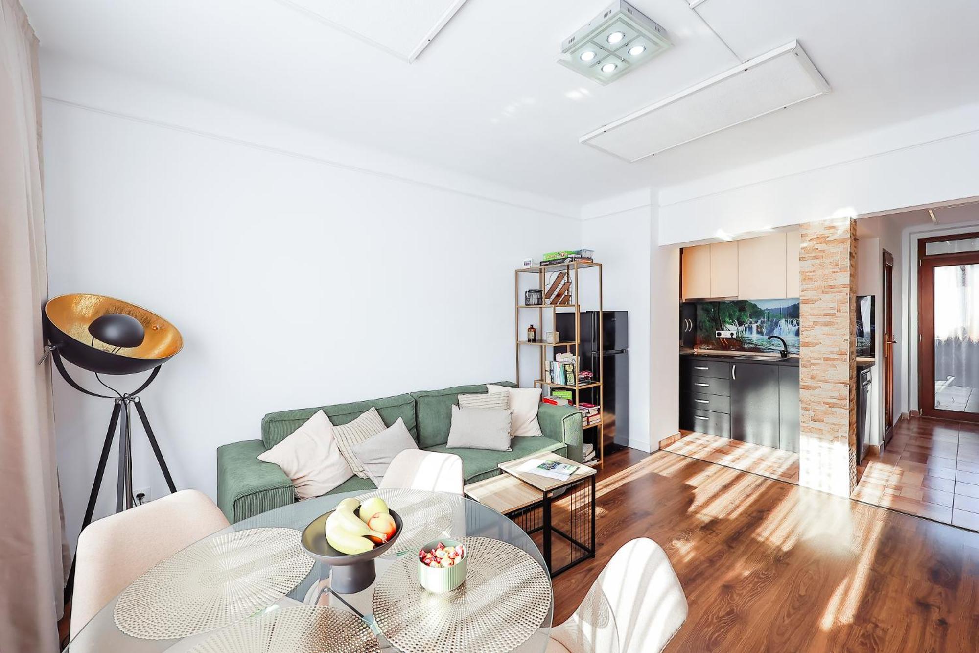 Oradea City Center Apartment Near Aquapark With Jacuzzi & Parking Exterior foto