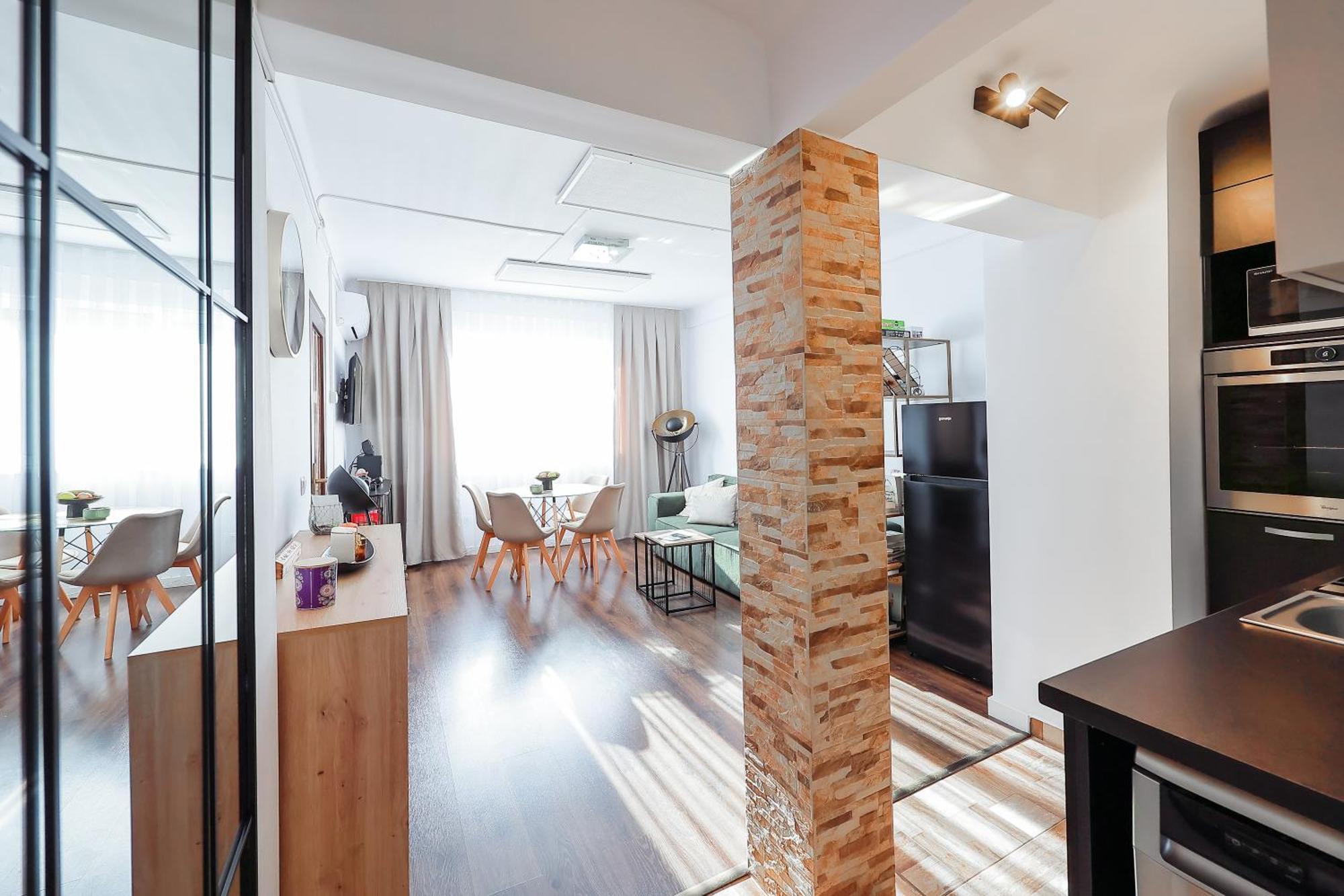 Oradea City Center Apartment Near Aquapark With Jacuzzi & Parking Exterior foto